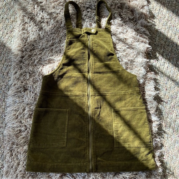 Forever 21 Other - Green one piece romper